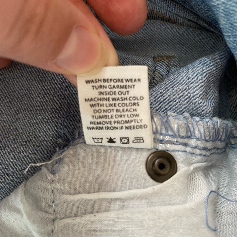 Light Wash Bermuda Cut-Offs - Picture 8 of 9